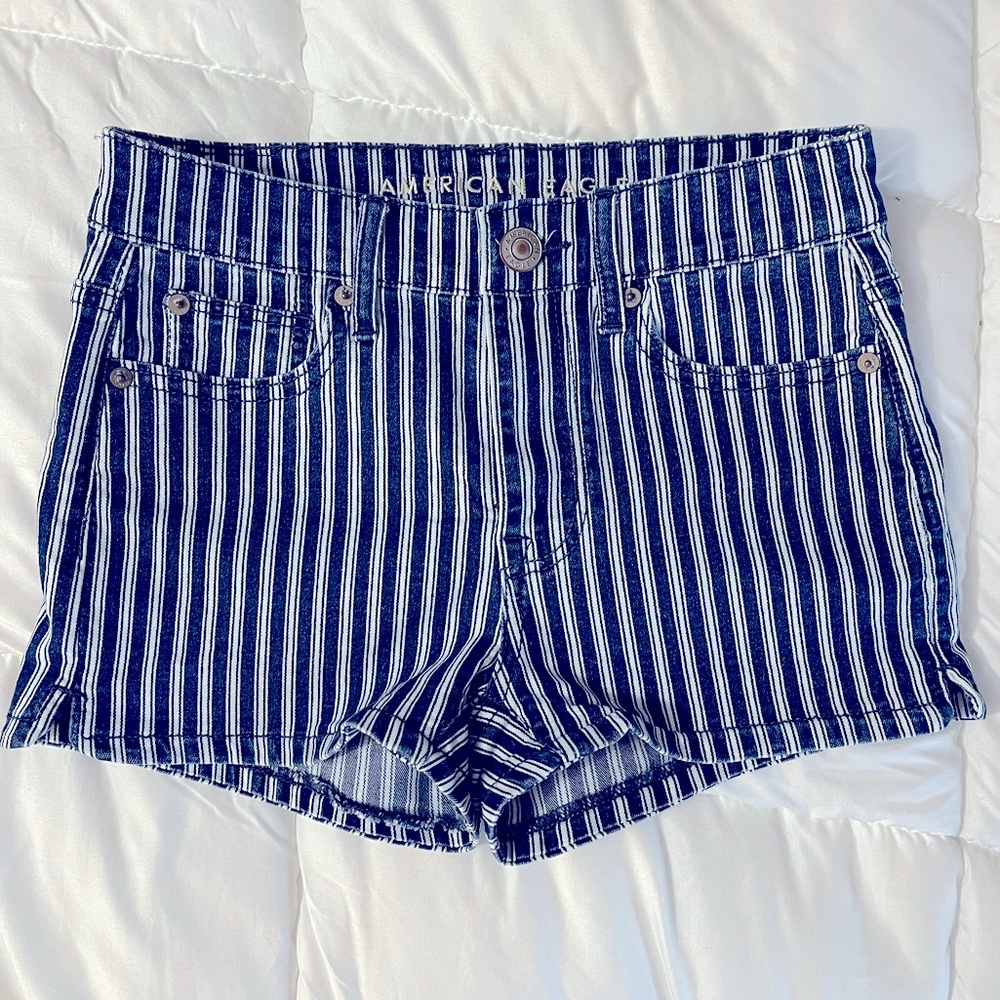 American Eagle next level stretch pinstriped denim shorts size 2 EUC